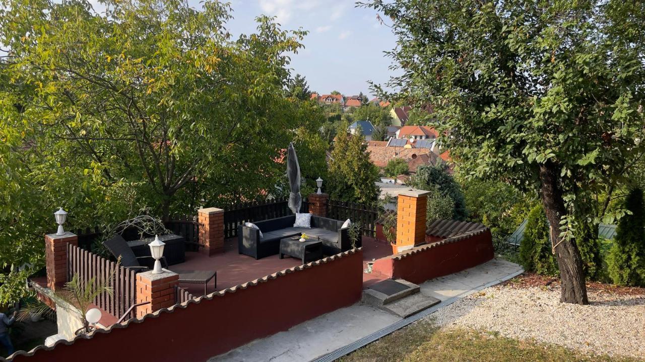 Kishaz Apartman Эгер Экстерьер фото