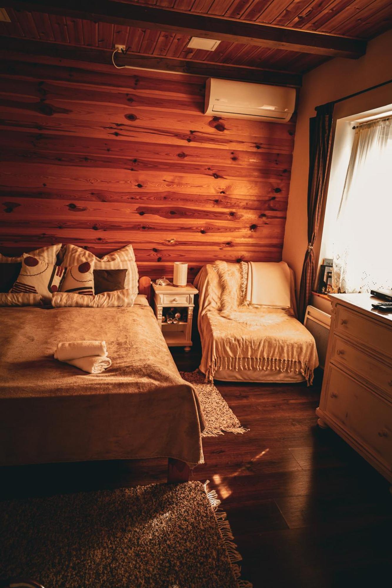 Kishaz Apartman Эгер Экстерьер фото